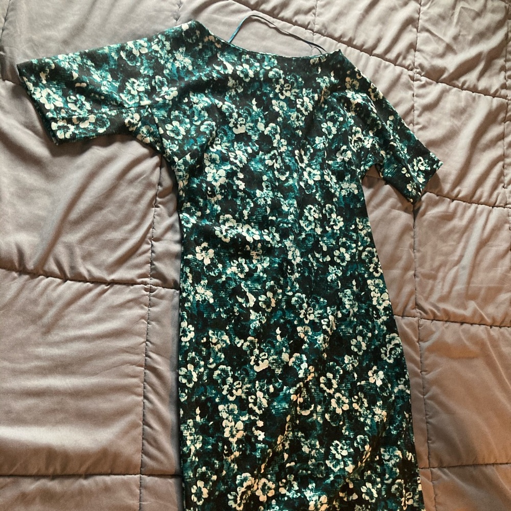 Dress - Picture 2 of 3